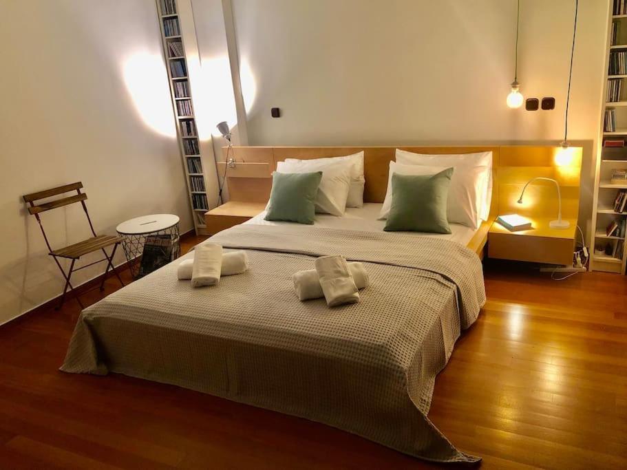 Cozy Loft With Jazz Notes In Kolonaki *